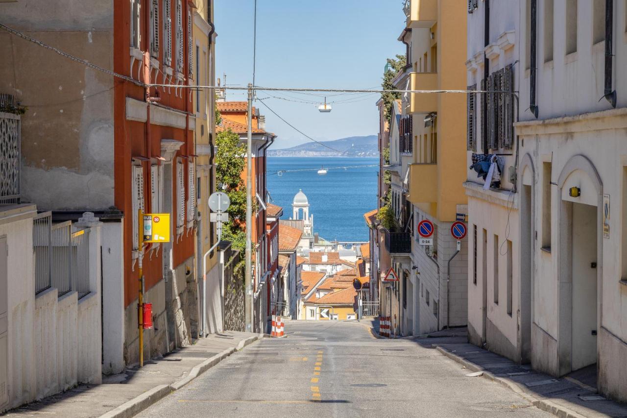 Zola, Charme E Vista Nel Cuore Di Trieste Exterior foto